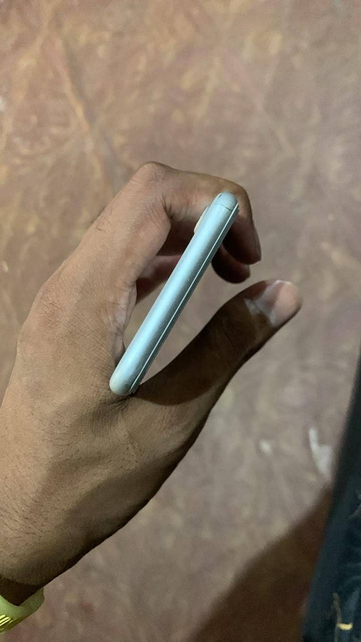 Apple iPhone 7 4