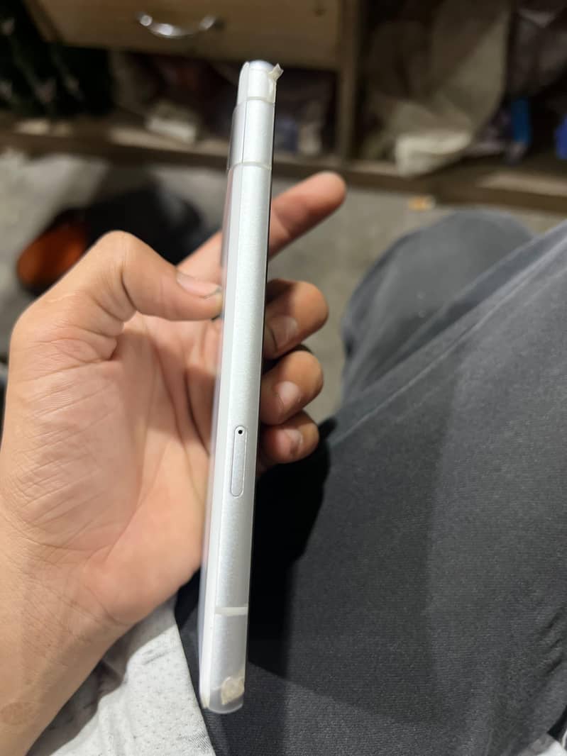 Google Pixel 7a 4