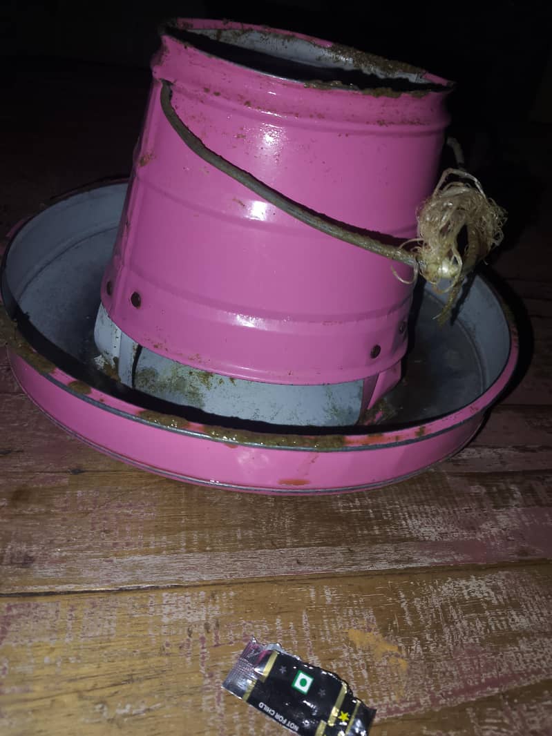 bird feeder 0