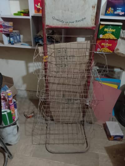 lays stand