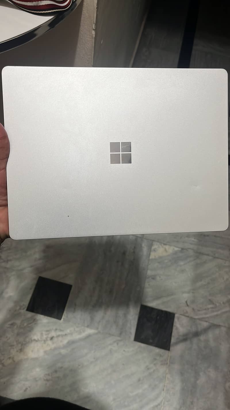 Microsoft surface go 2 4
