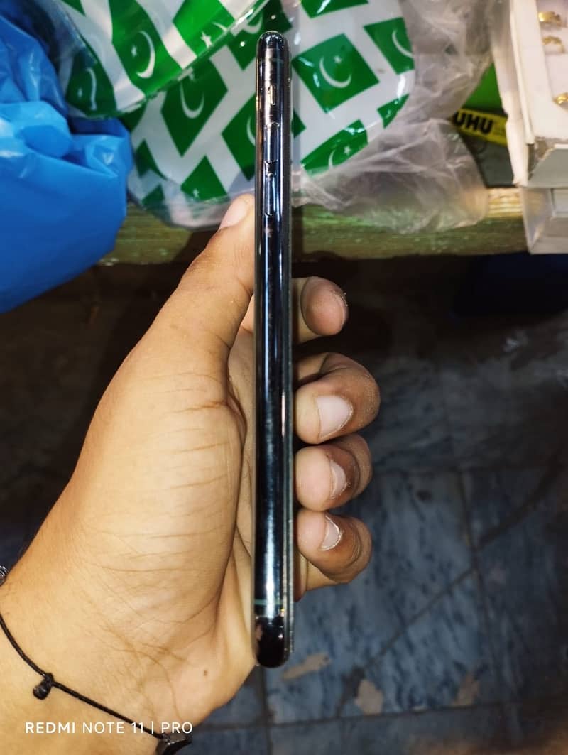 Apple iPhone 11 Pro Max 7