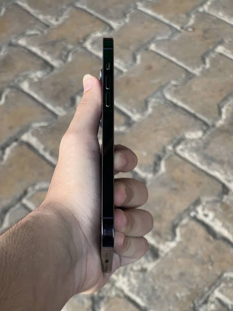 Apple iPhone 14 Pro Max 4