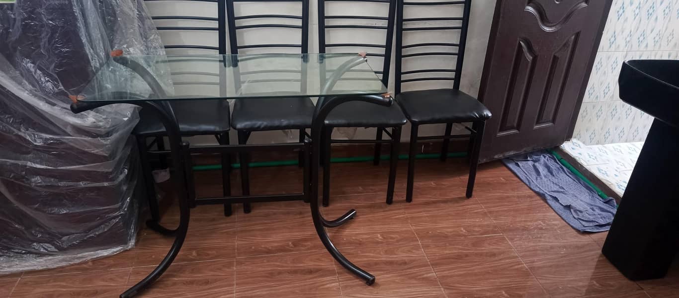 4 chairs with small dining table 0