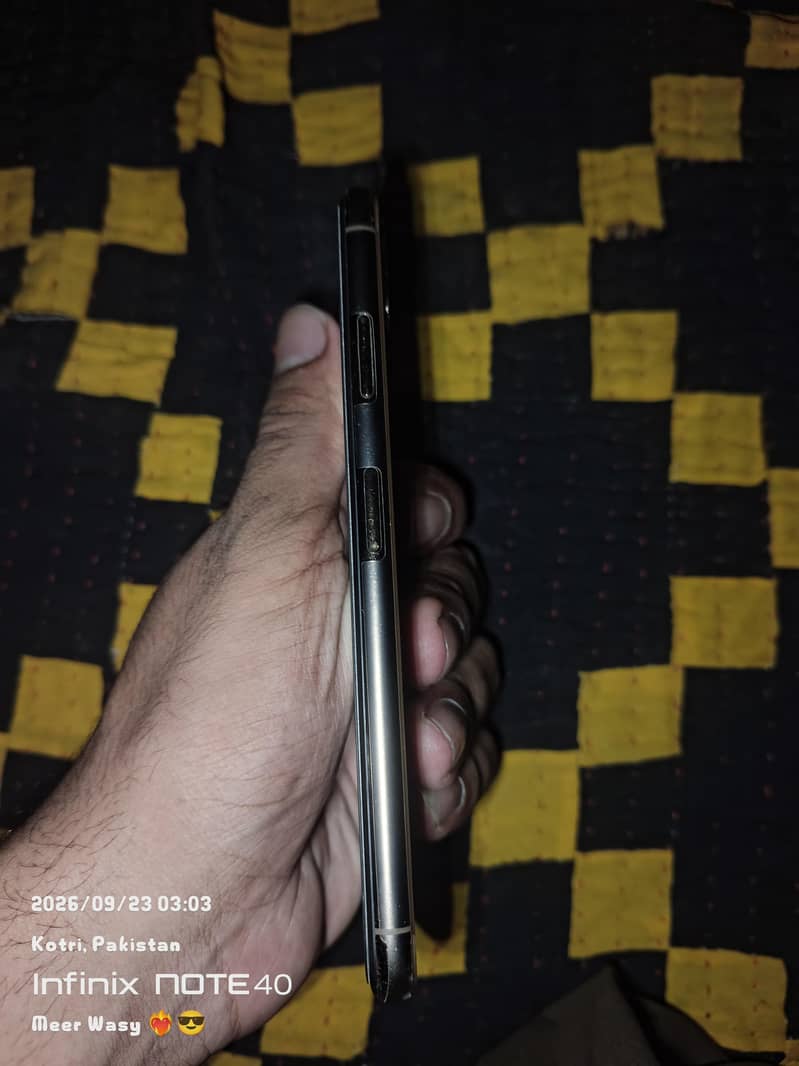 Apple iPhone XS Max 4