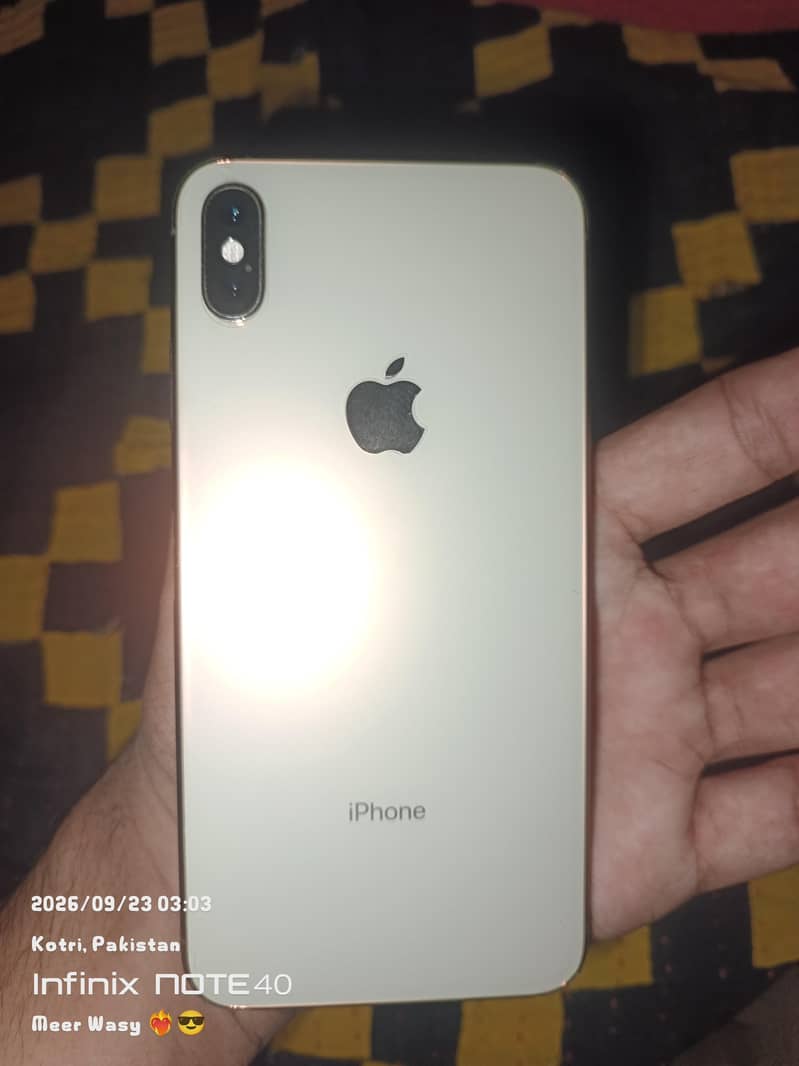 Apple iPhone XS Max 6