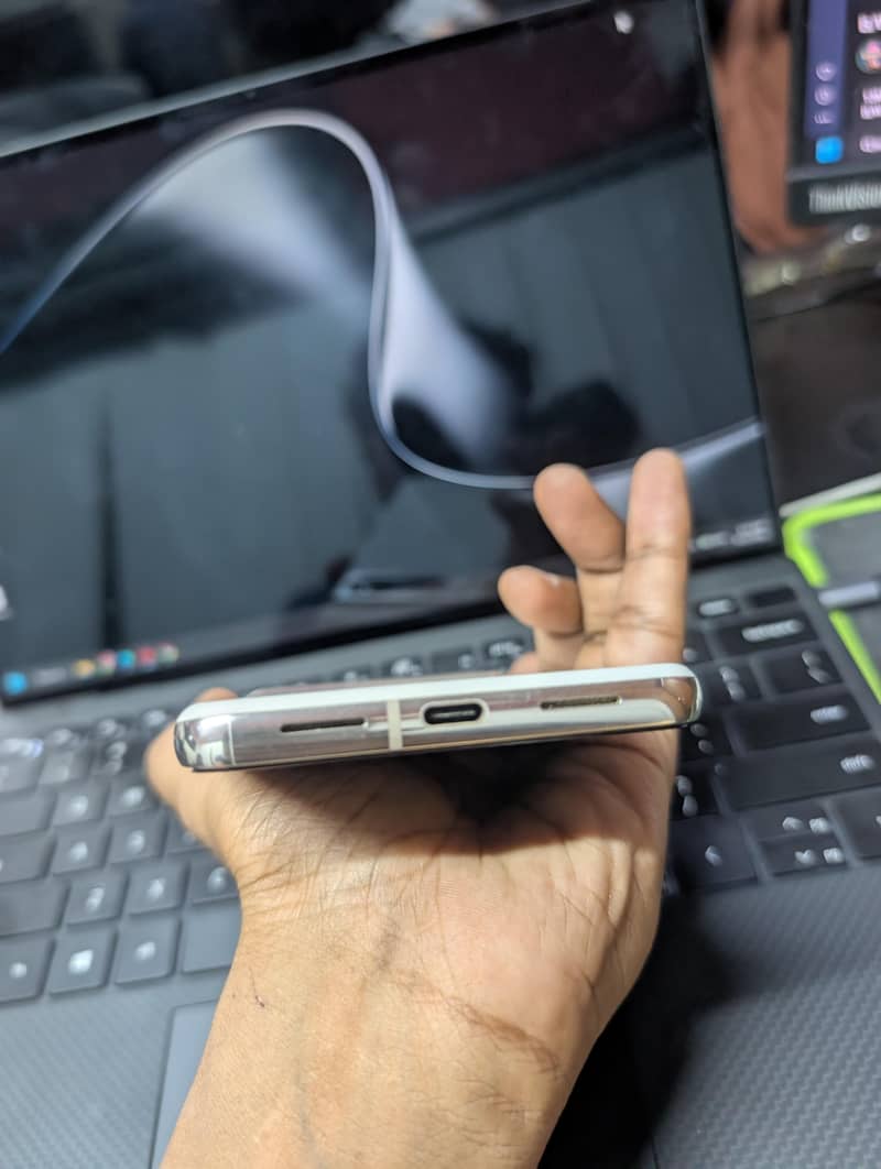 Google Pixel 8 Pro 2