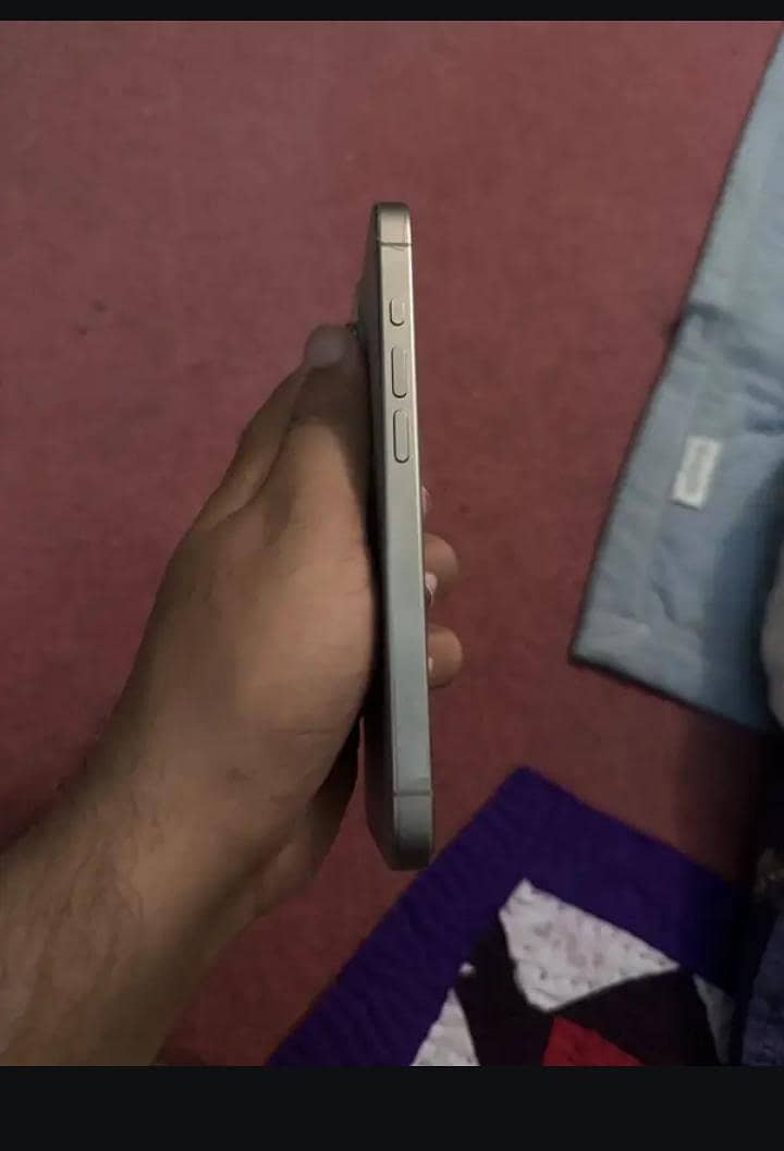 Apple iPhone 15 Pro 2