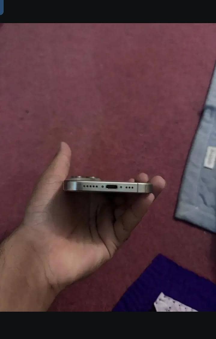 Apple iPhone 15 Pro 3
