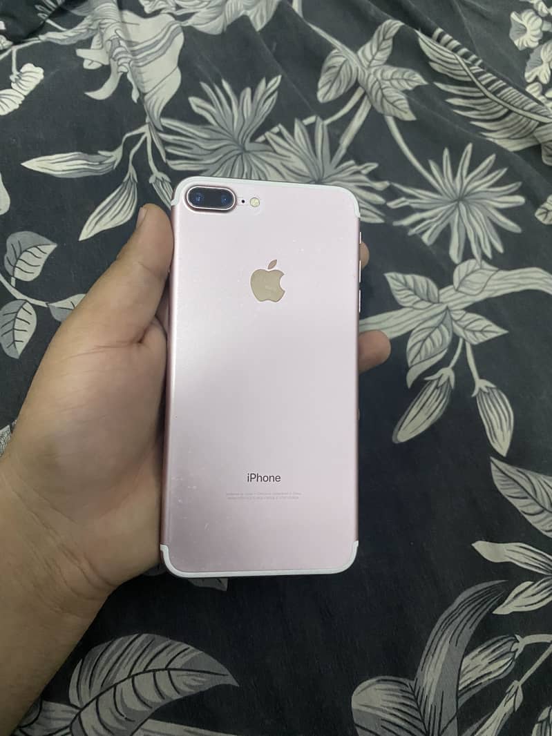 Apple iPhone 7 Plus 1