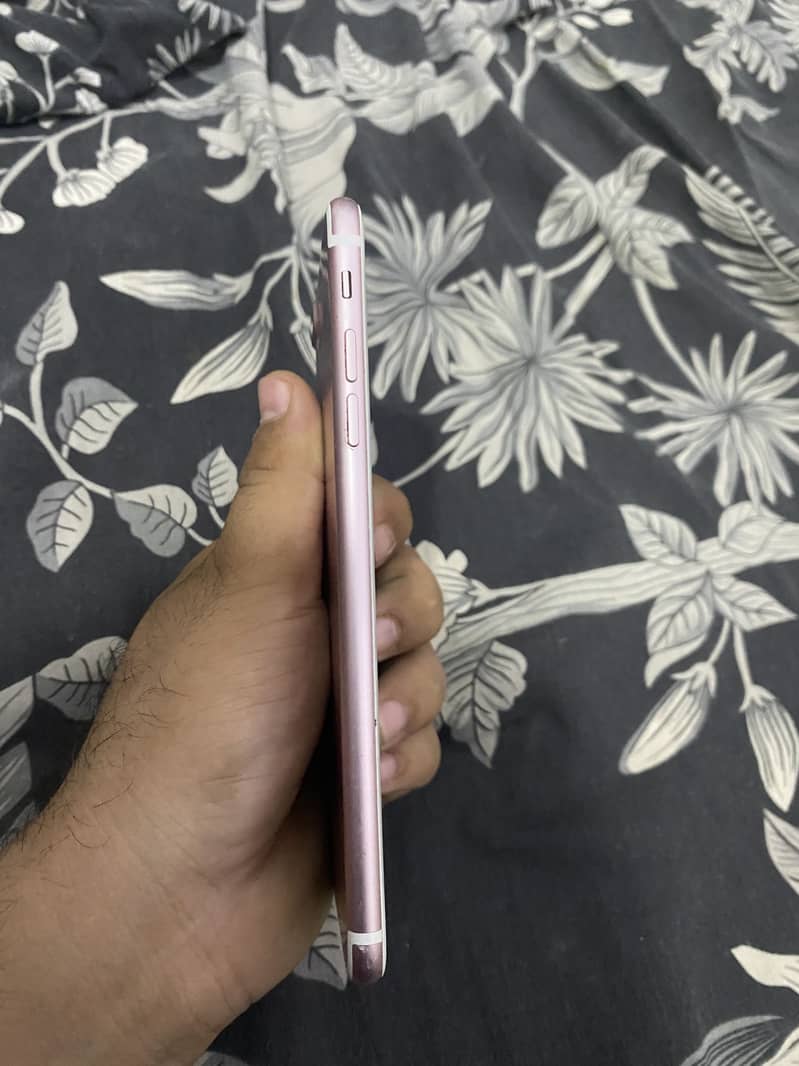 Apple iPhone 7 Plus 3