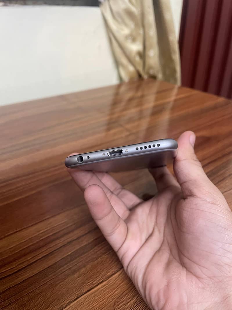 Apple iPhone 6 4