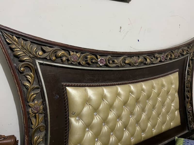 Bed set with dressing 0