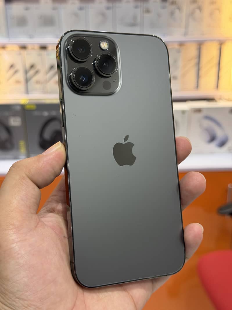 Apple iPhone 13 Pro Max 1