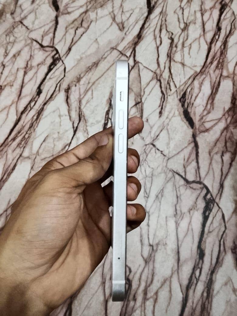 Apple iPhone 12 1