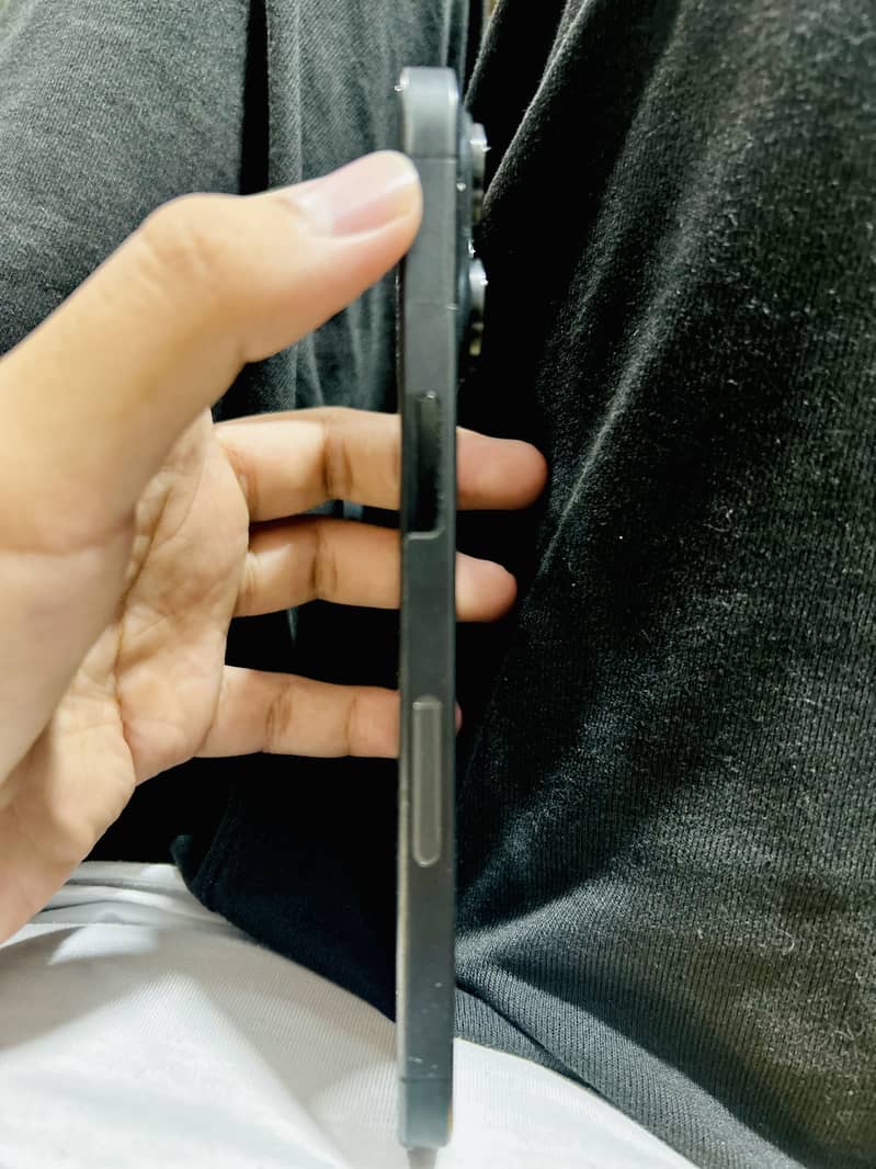 Apple iPhone 15 Pro Max 1