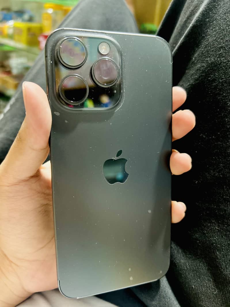 Apple iPhone 15 Pro Max 3