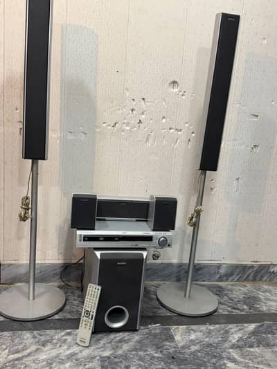 Sony home theatre very good condition all okay
