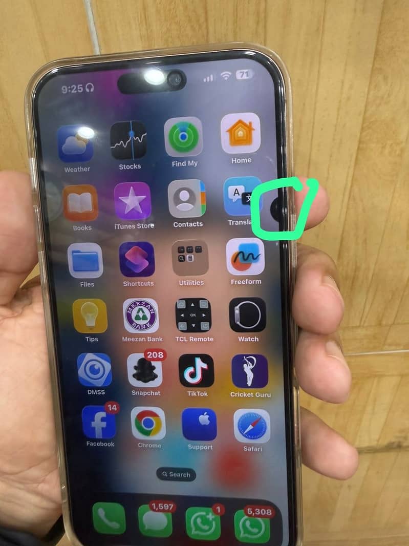 Apple iPhone 16 Pro Max 0