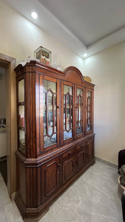 Showcase/crockery cabinet