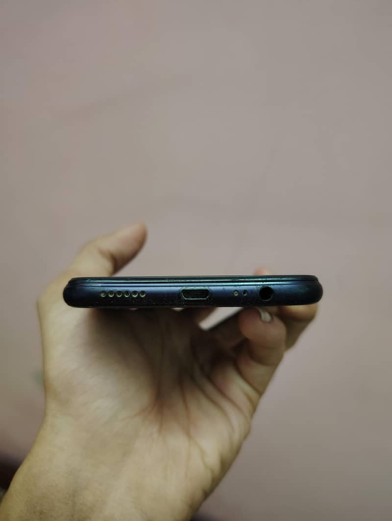 OPPO A3s 4