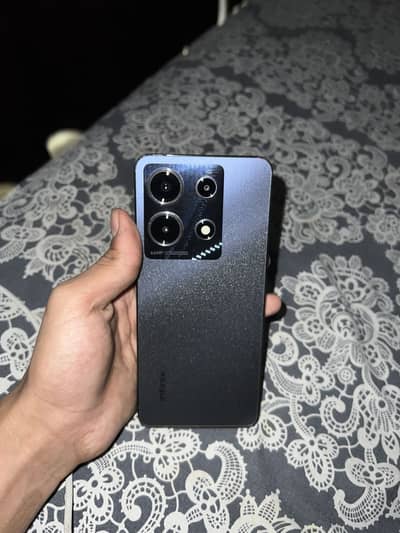 Infinix Note 30