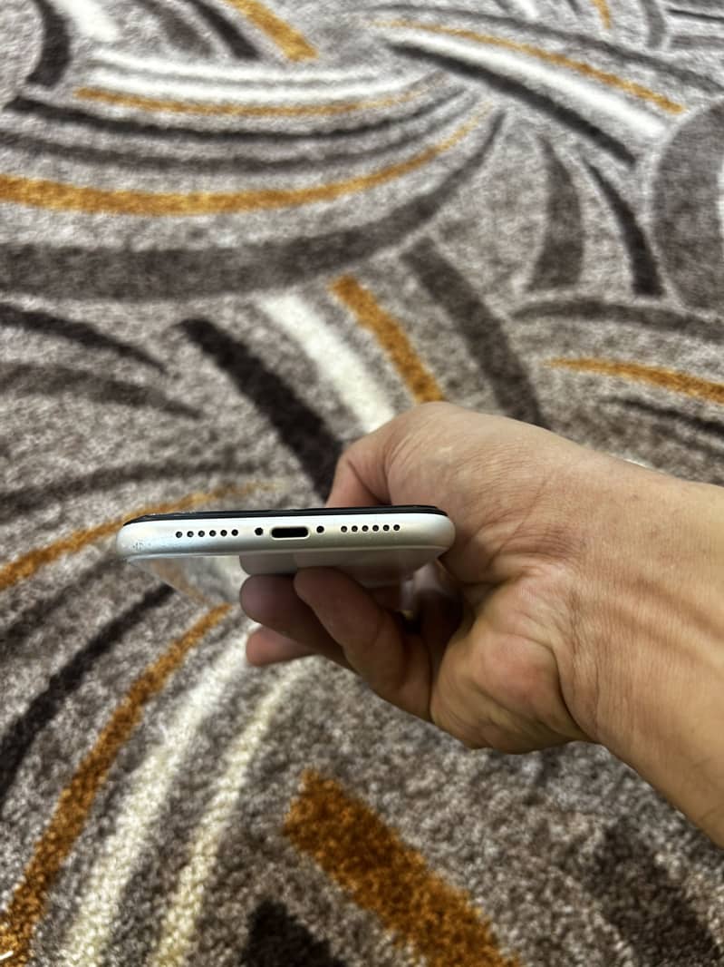 Apple iPhone 11 / 128gb 10/10 1