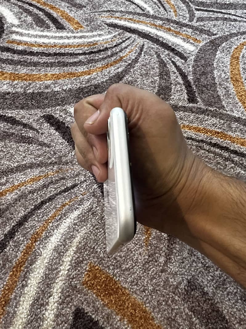 Apple iPhone 11 / 128gb 10/10 3