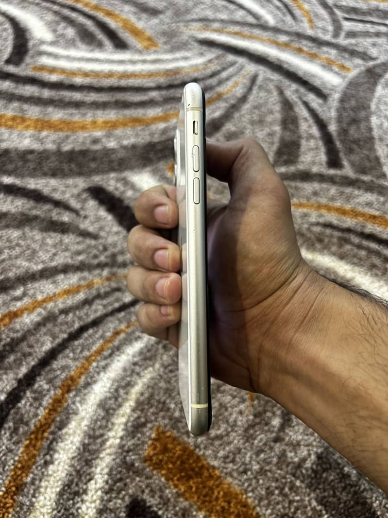Apple iPhone 11 / 128gb 10/10 4