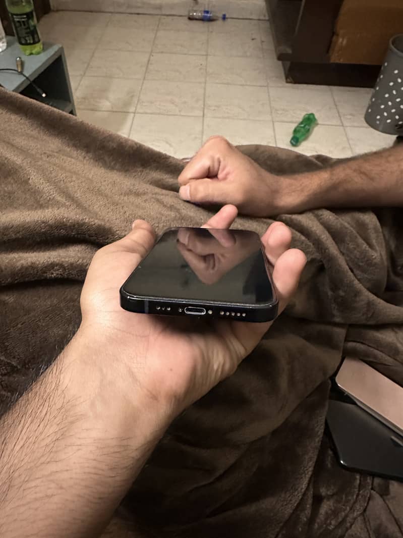 Apple iPhone 12 2