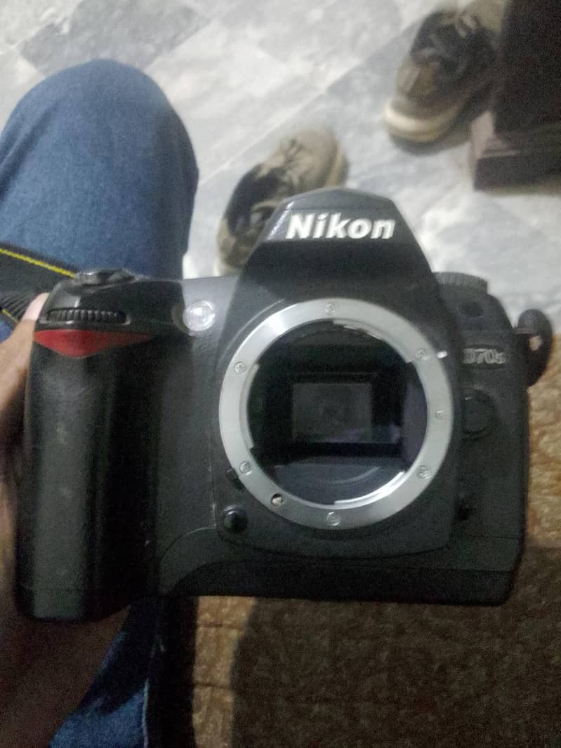 Nikon D70s 2