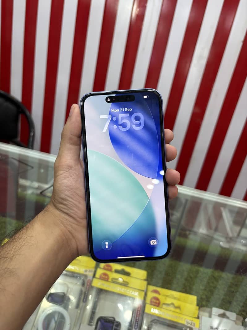Apple iPhone 16 Plus 1