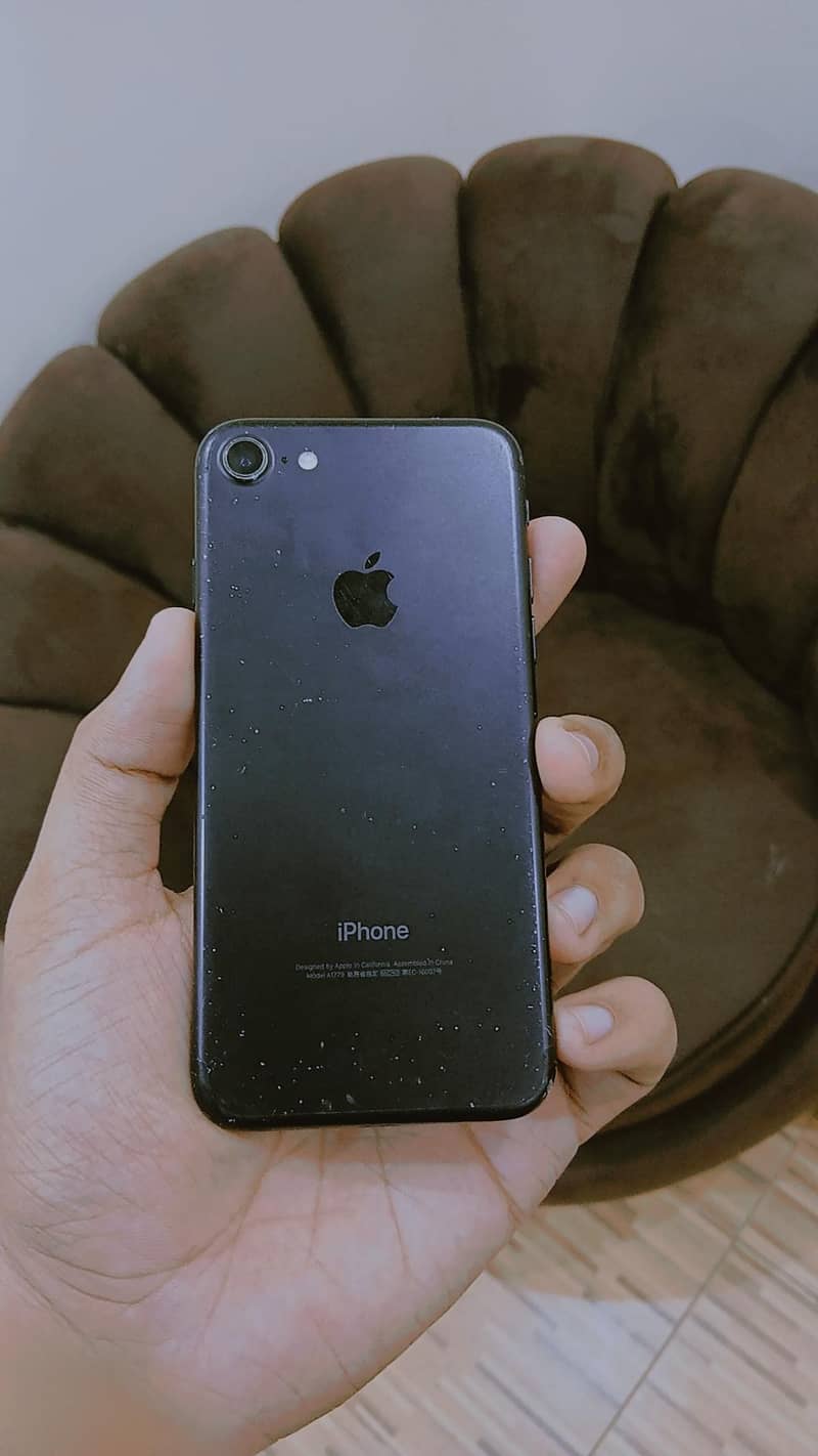 Apple iPhone 7 2