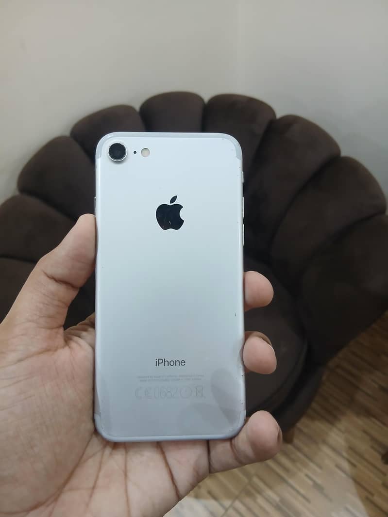 Apple iPhone 7 4