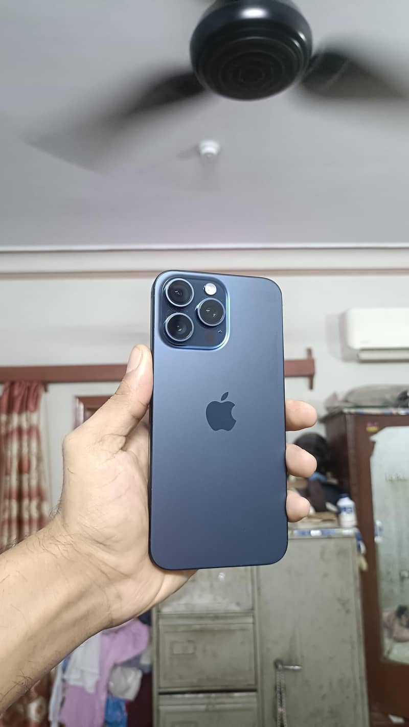Apple iPhone 15 Pro Max 0