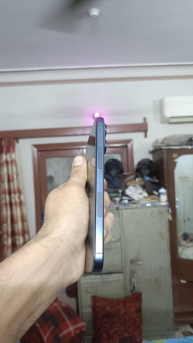 Apple iPhone 15 Pro Max 3