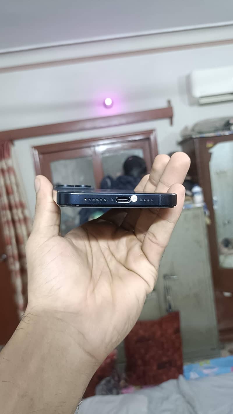 Apple iPhone 15 Pro Max 5