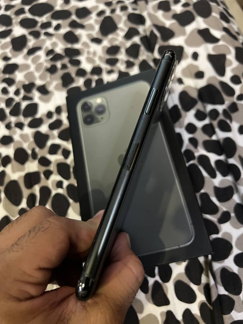 Apple iPhone 11 Pro Max 5