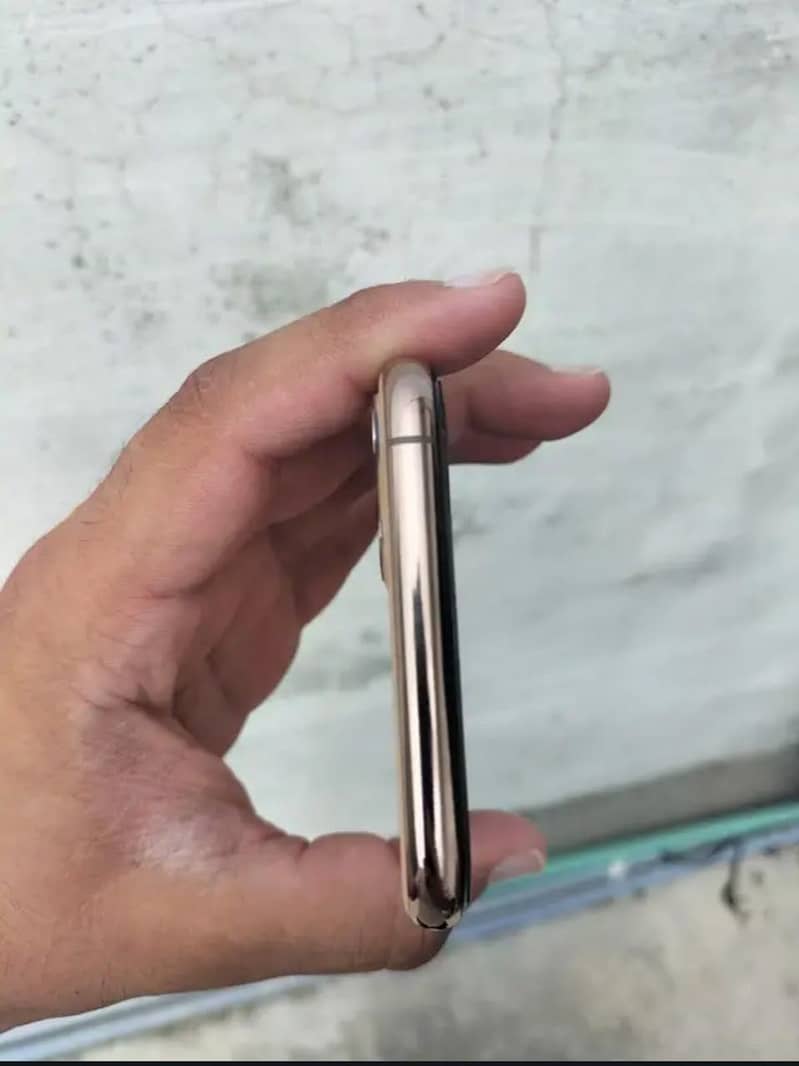 Apple iPhone 11 Pro Max 3