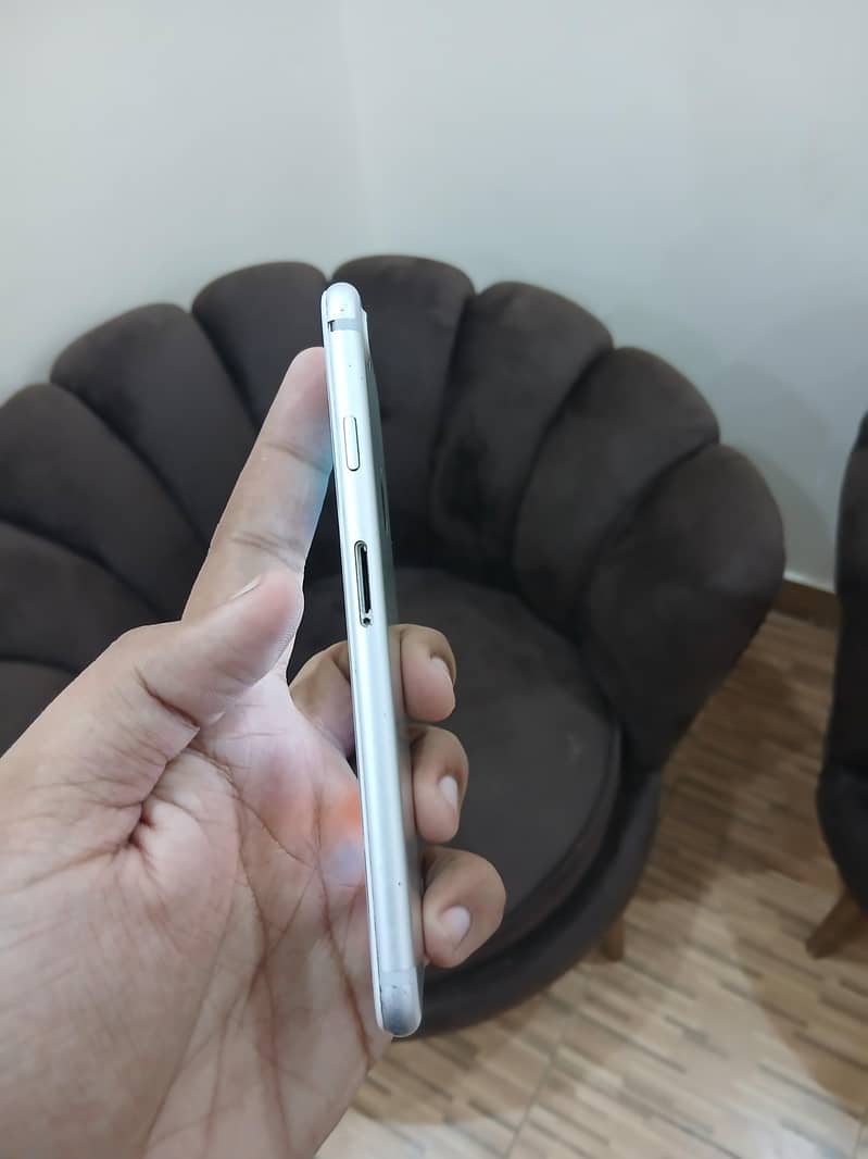 Apple iPhone 7 2