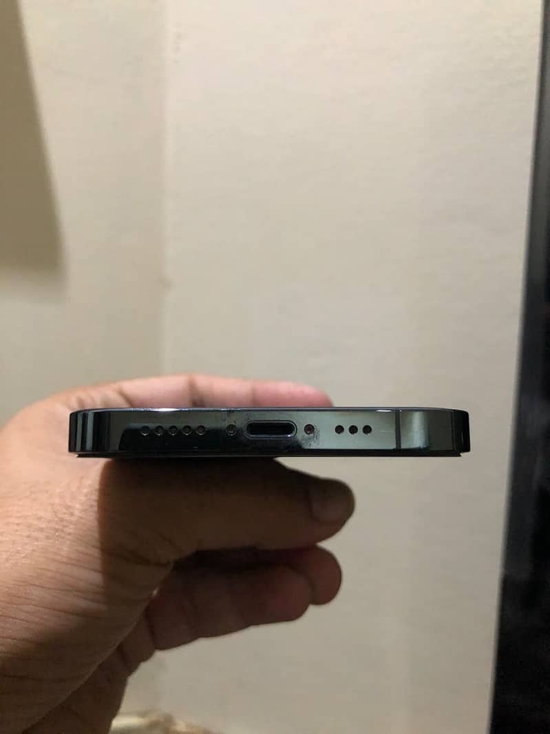 Apple iPhone 12 Pro 2