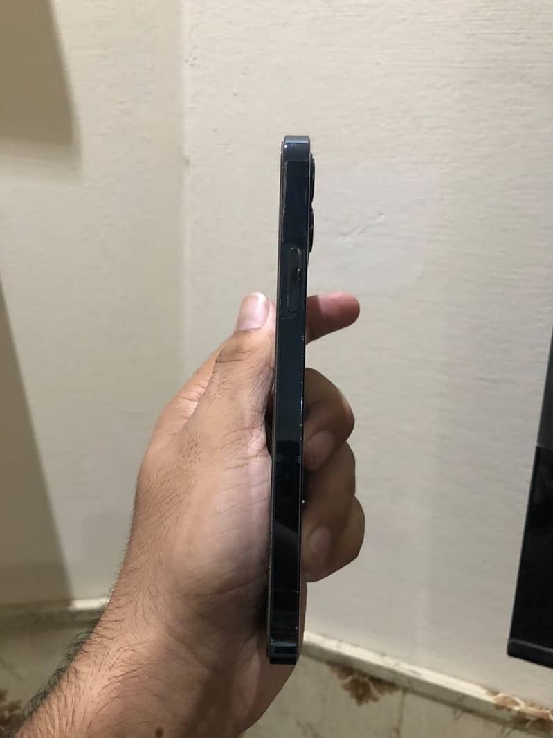 Apple iPhone 12 Pro 3