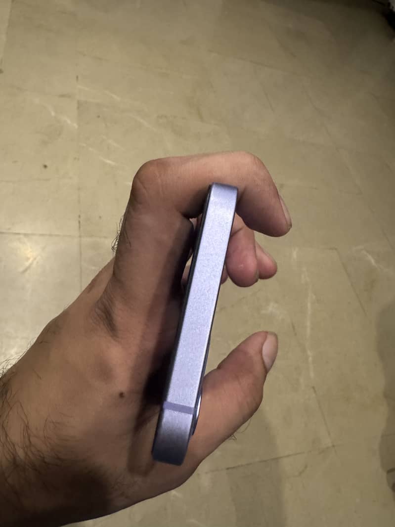 Apple iPhone 12 1