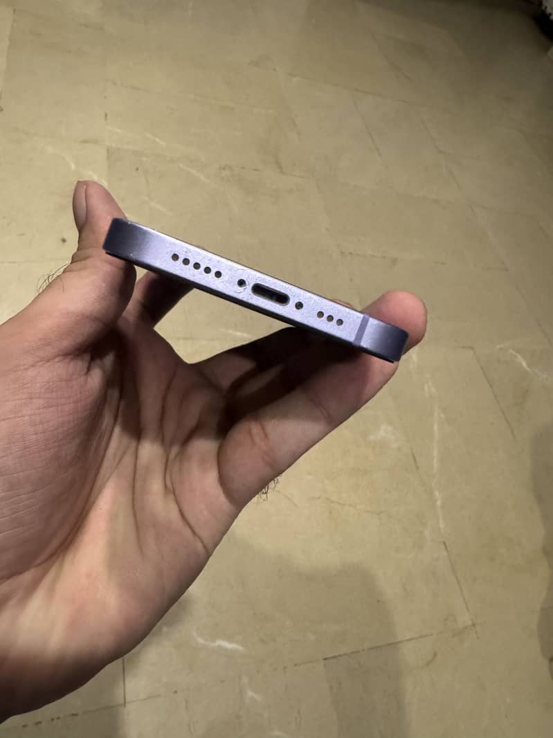 Apple iPhone 12 3