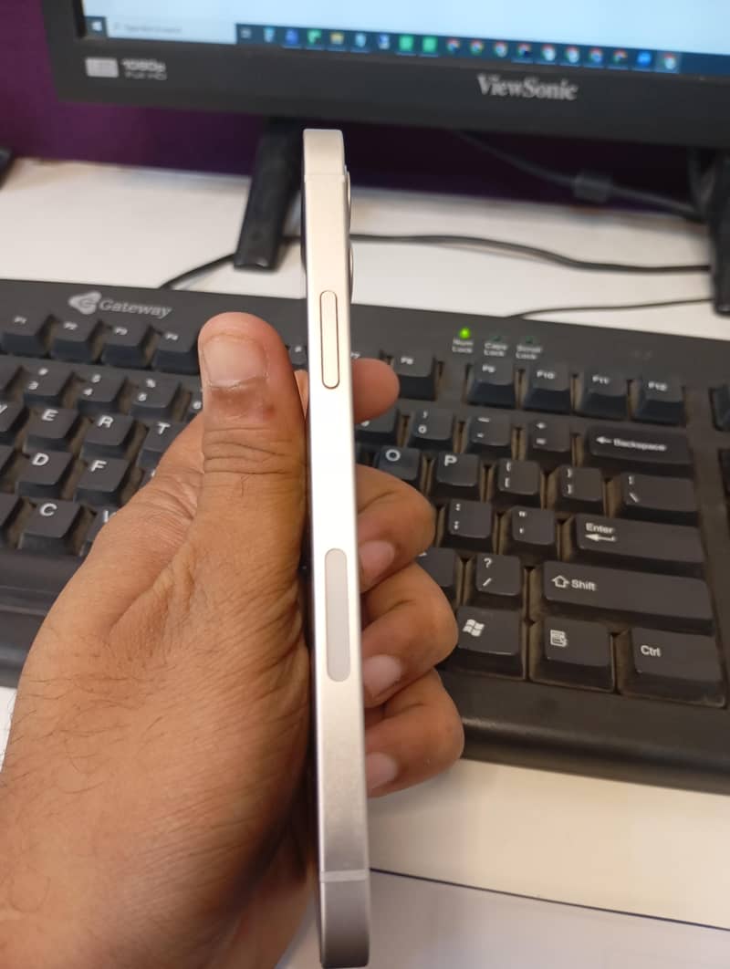 Apple iPhone 12 7
