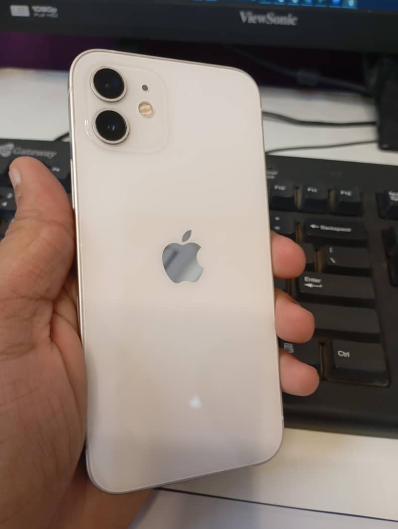 Apple iPhone 12 8