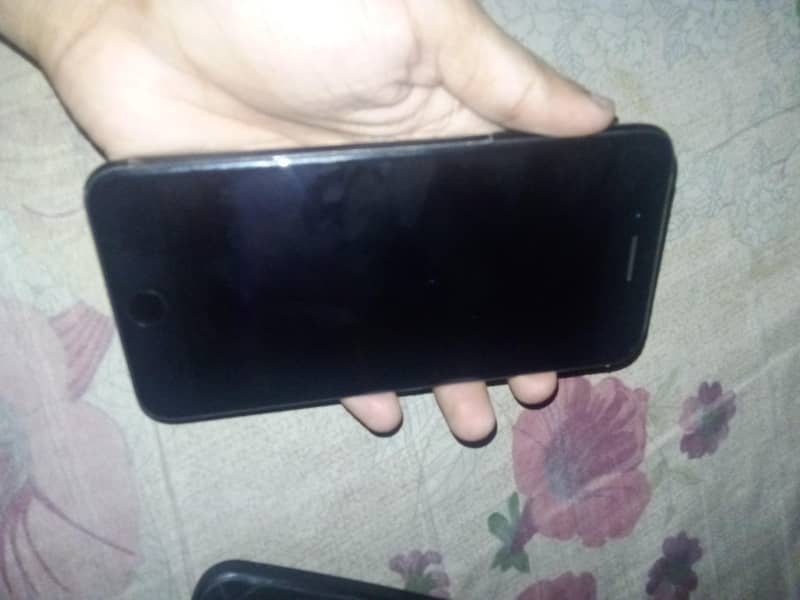 Apple iPhone 7 Plus 4