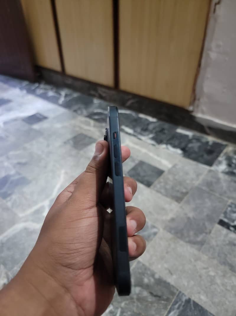iPhone 14 With Box 2