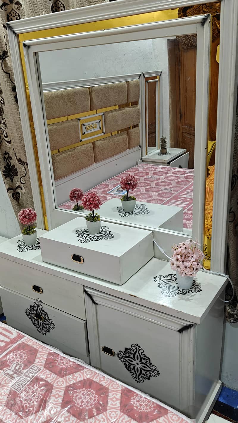 Bad +Drasing Table + 2 Side Table  Offer  Price 4