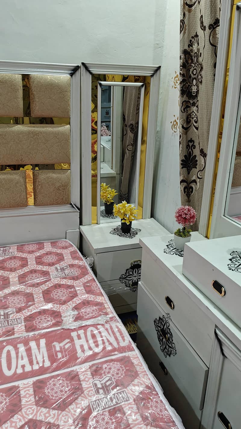 Bad +Drasing Table + 2 Side Table  Offer  Price 5